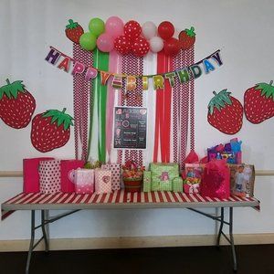 Strawberry shortcake Party in a box